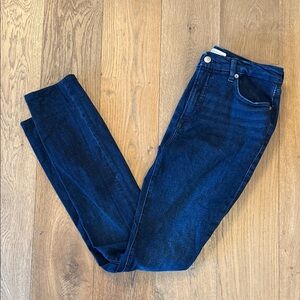 Good American - Good Legs Straight Jeans - 10/30